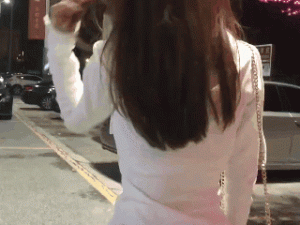 撩头发的妹子有点多了！这个挺好！